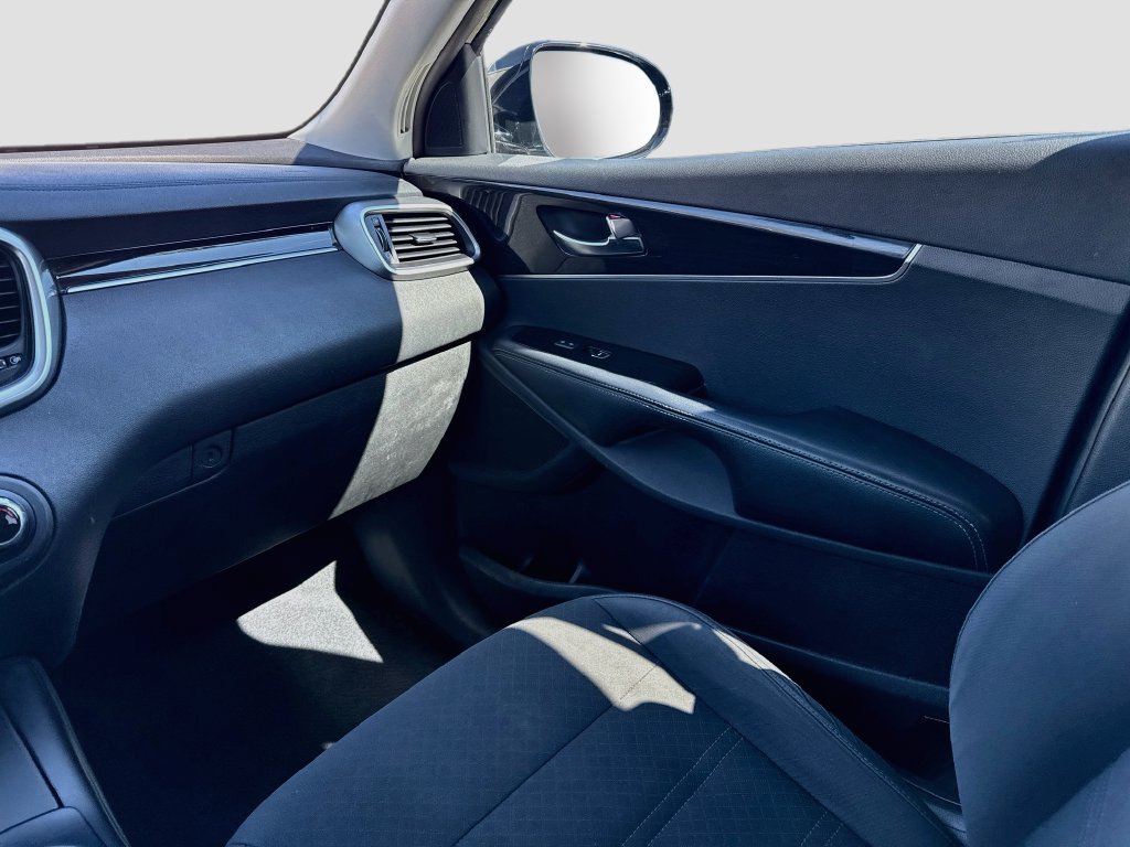 Used 2019 Kia Sorento L FWD image 26