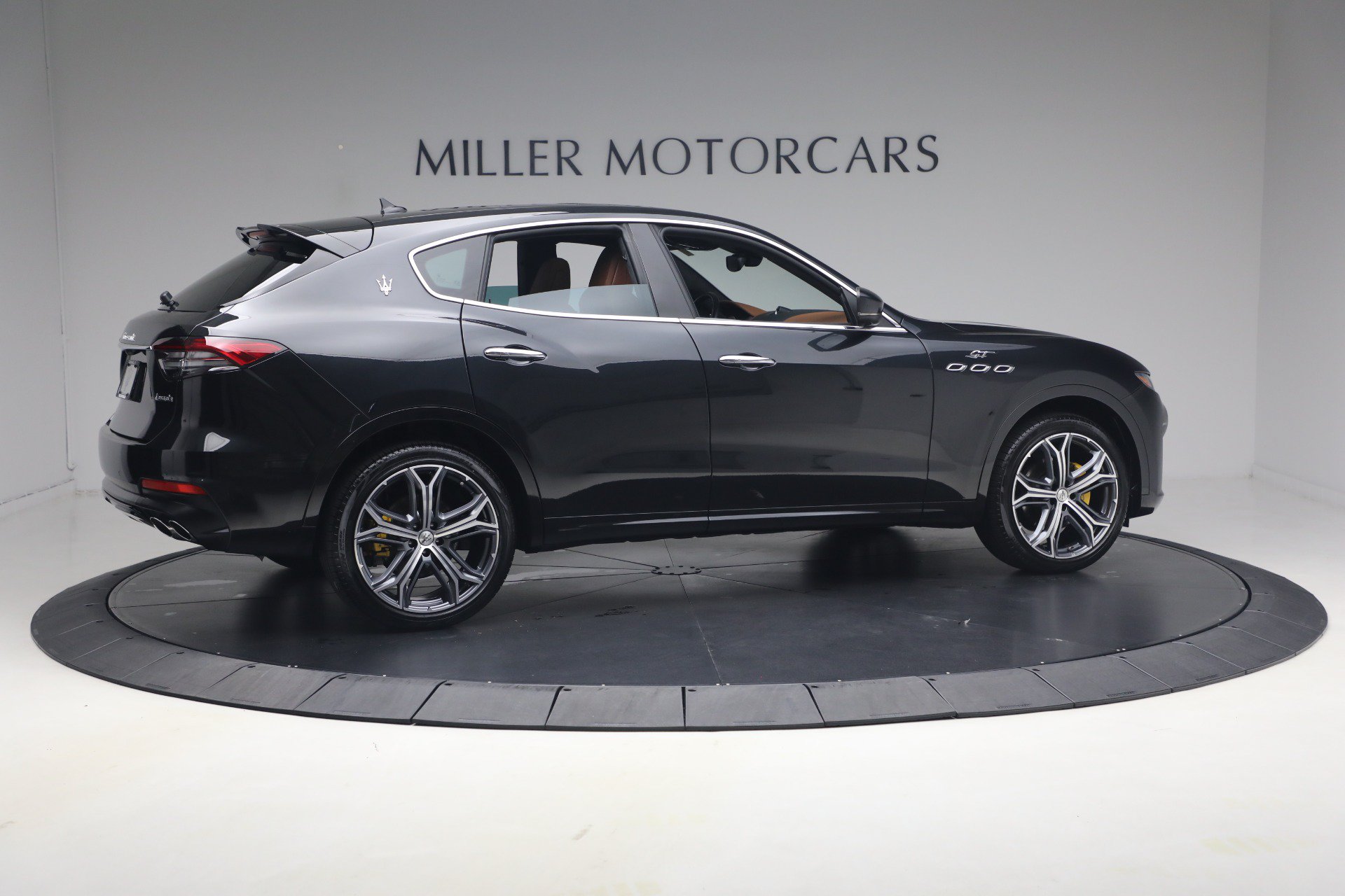 Certified 2022 Maserati Levante GT AWD/4WD image 8