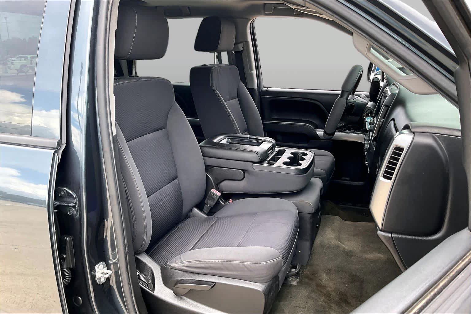 Used 2018 Chevrolet Silverado 1500 LT w/ Texas Edition RWD image 9
