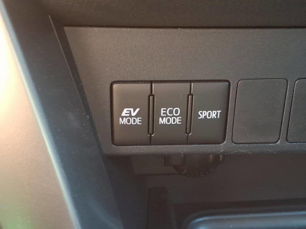 Used 2016 Toyota RAV4 XLE w/ Convenience Package AWD/4WD image 23