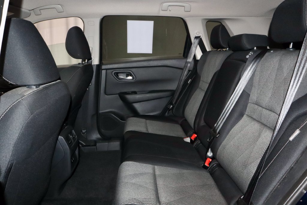 Certified 2026 Nissan Rogue SV FWD image 21