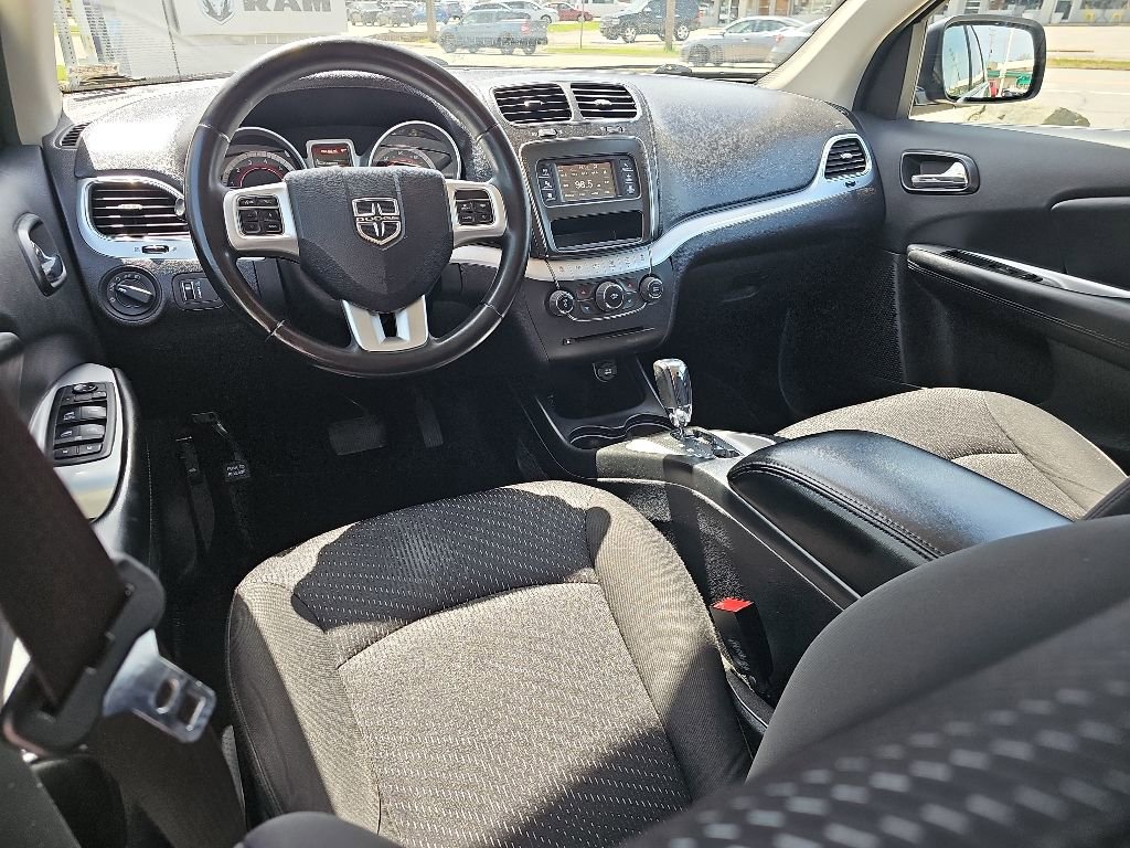 Used 2018 Dodge Journey SE AWD/4WD image 18