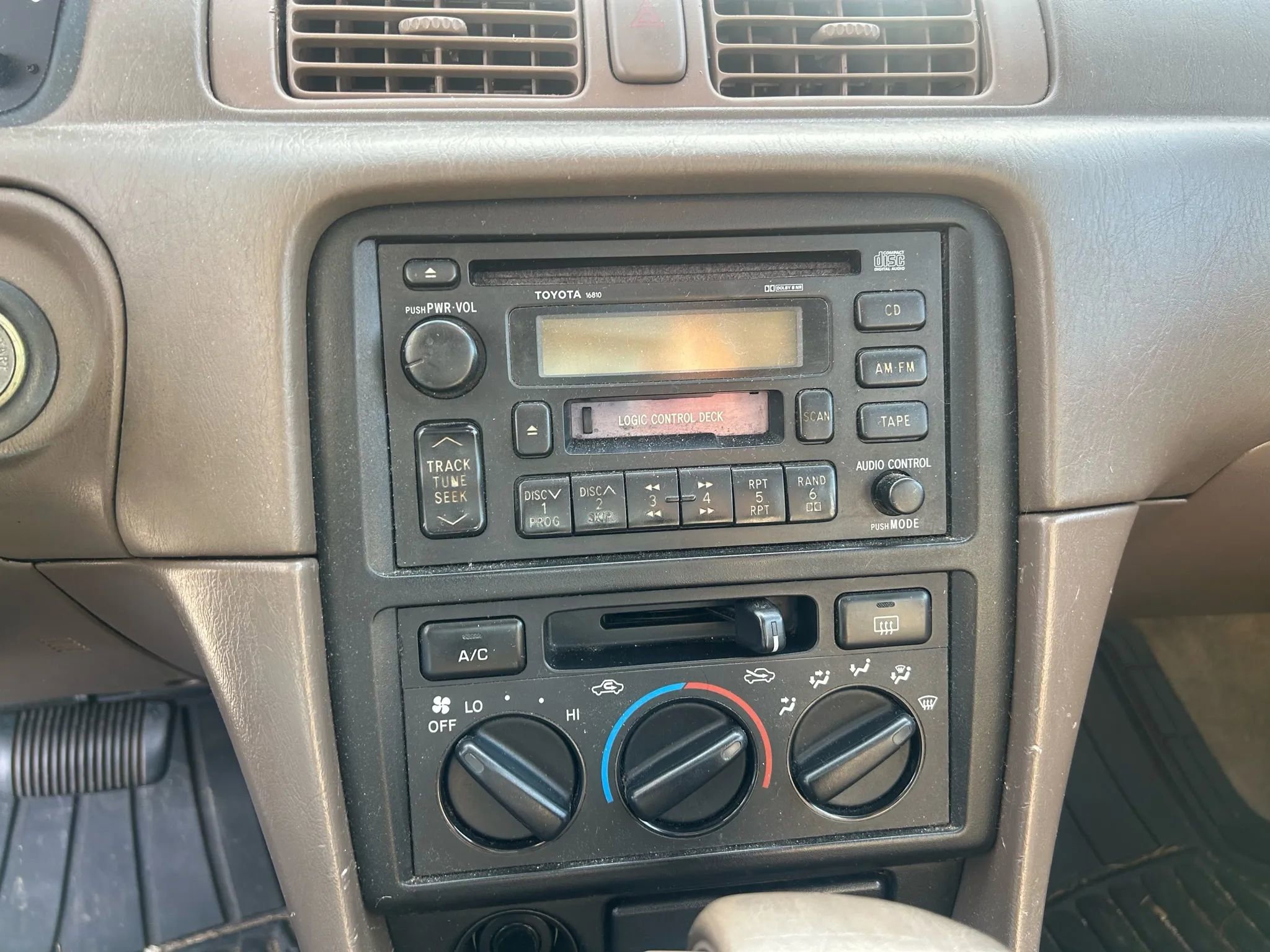 Used 1999 Toyota Camry XLE image 17