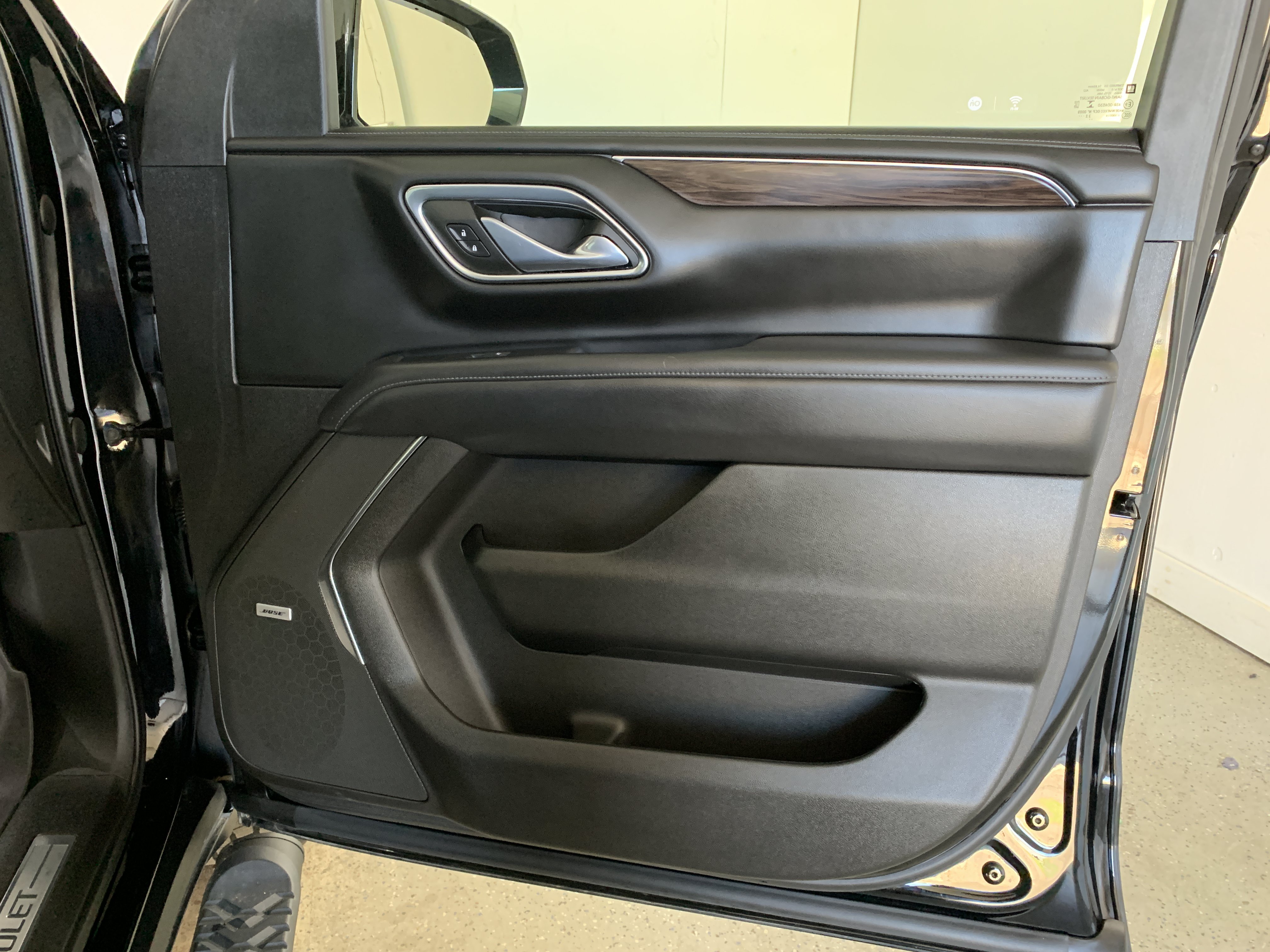 Used 2023 Chevrolet Tahoe Z71 AWD/4WD image 35