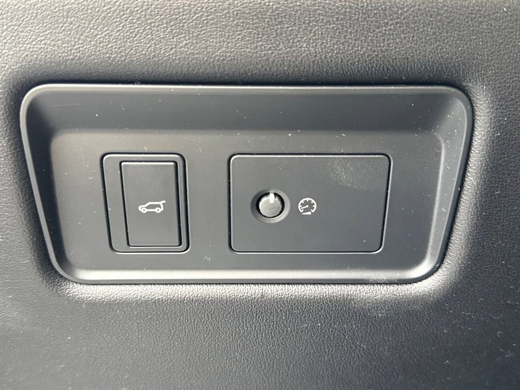 Used 2020 Land Rover Range Rover HSE image 32