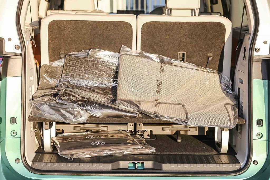 New 2025 Volkswagen ID. Buzz Pro S Plus image 17