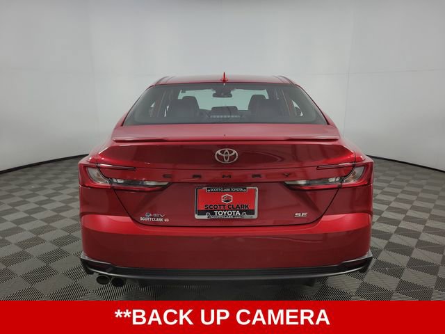 Used 2025 Toyota Camry SE image 7