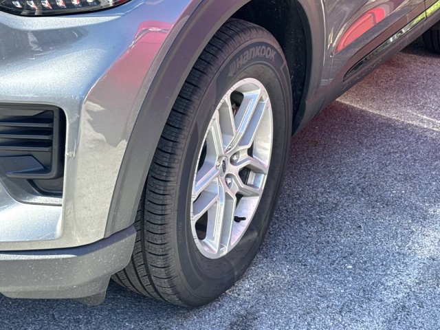 Used 2026 Ford Explorer Active AWD/4WD image 5