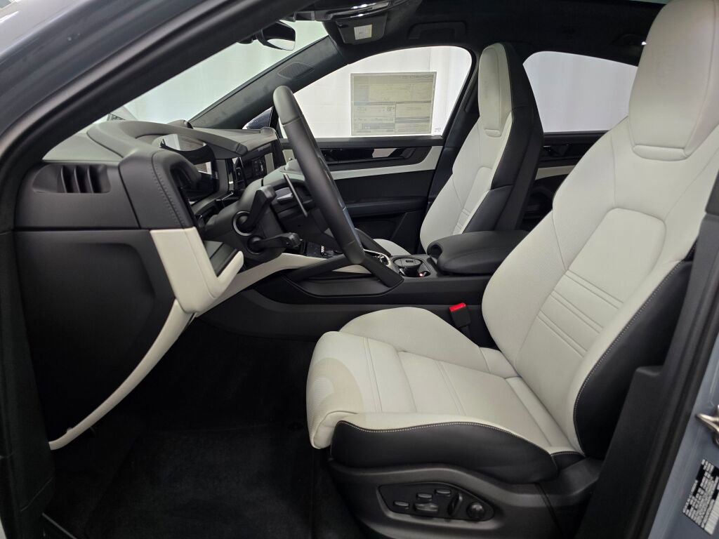 New 2026 Porsche Cayenne GTS image 14