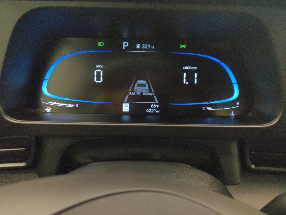 Used 2025 Hyundai Elantra Sport image 23