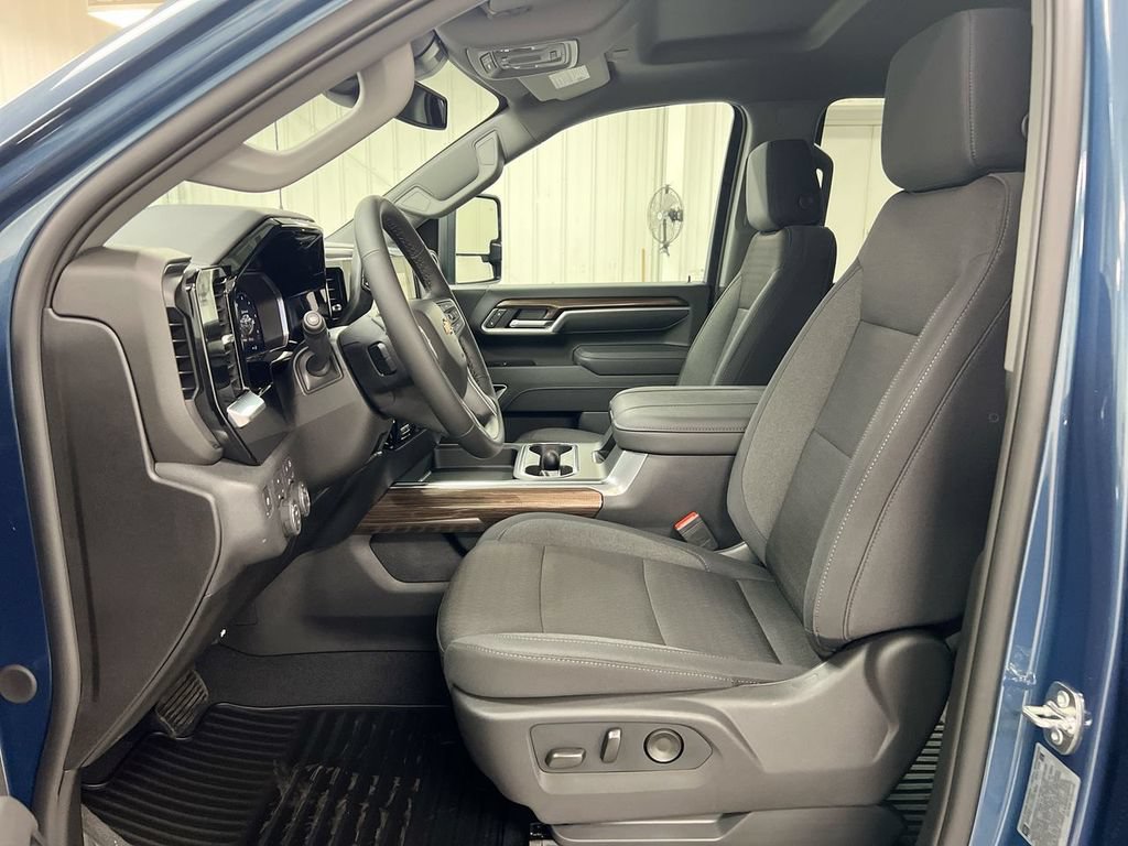 New 2026 Chevrolet Silverado 2500 LT w/ All Star Edition AWD/4WD image 13