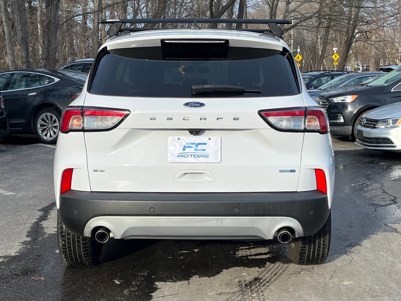 Used 2020 Ford Escape SE image 5