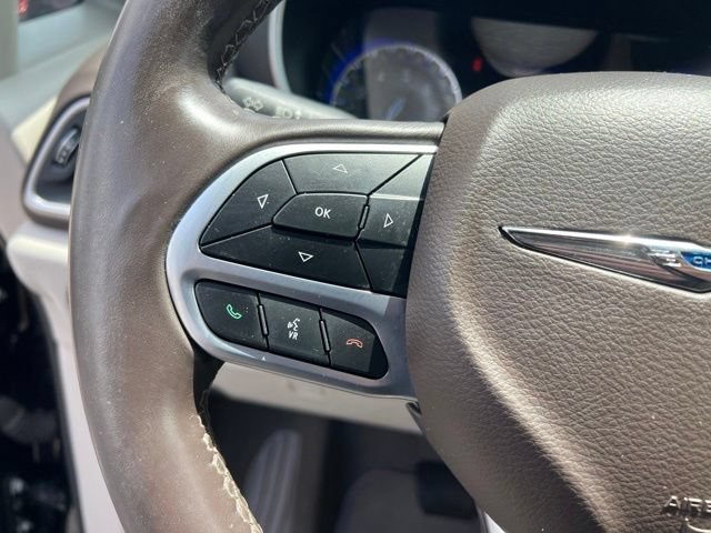 Used 2020 Chrysler Pacifica Touring-L Plus w/ Tire & Wheel Group FWD image 14