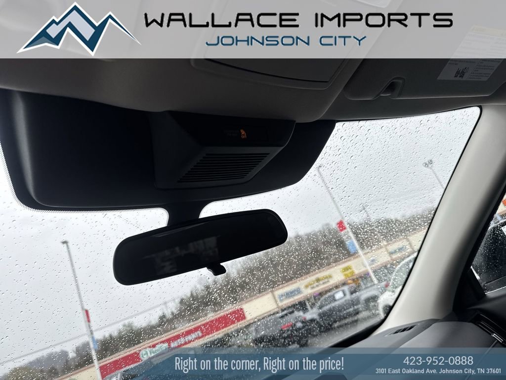 Used 2024 Nissan Pathfinder S image 15