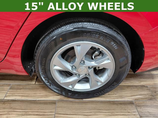 Used 2022 Hyundai Elantra SE image 8