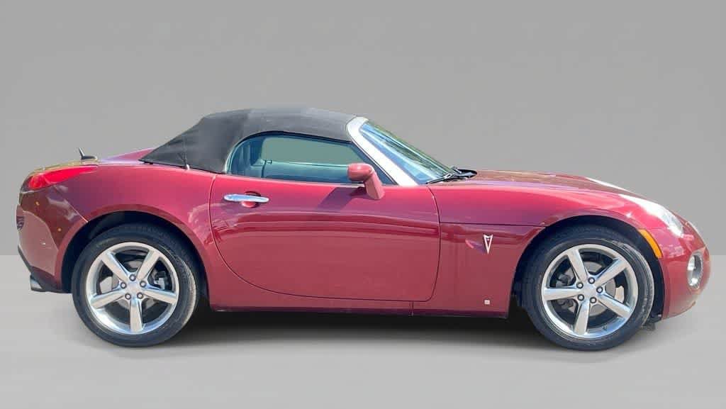 Used 2009 Pontiac Solstice GXP RWD image 9