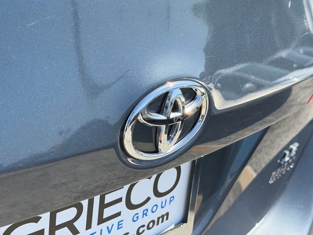 Used 2015 Toyota Corolla LE FWD image 15