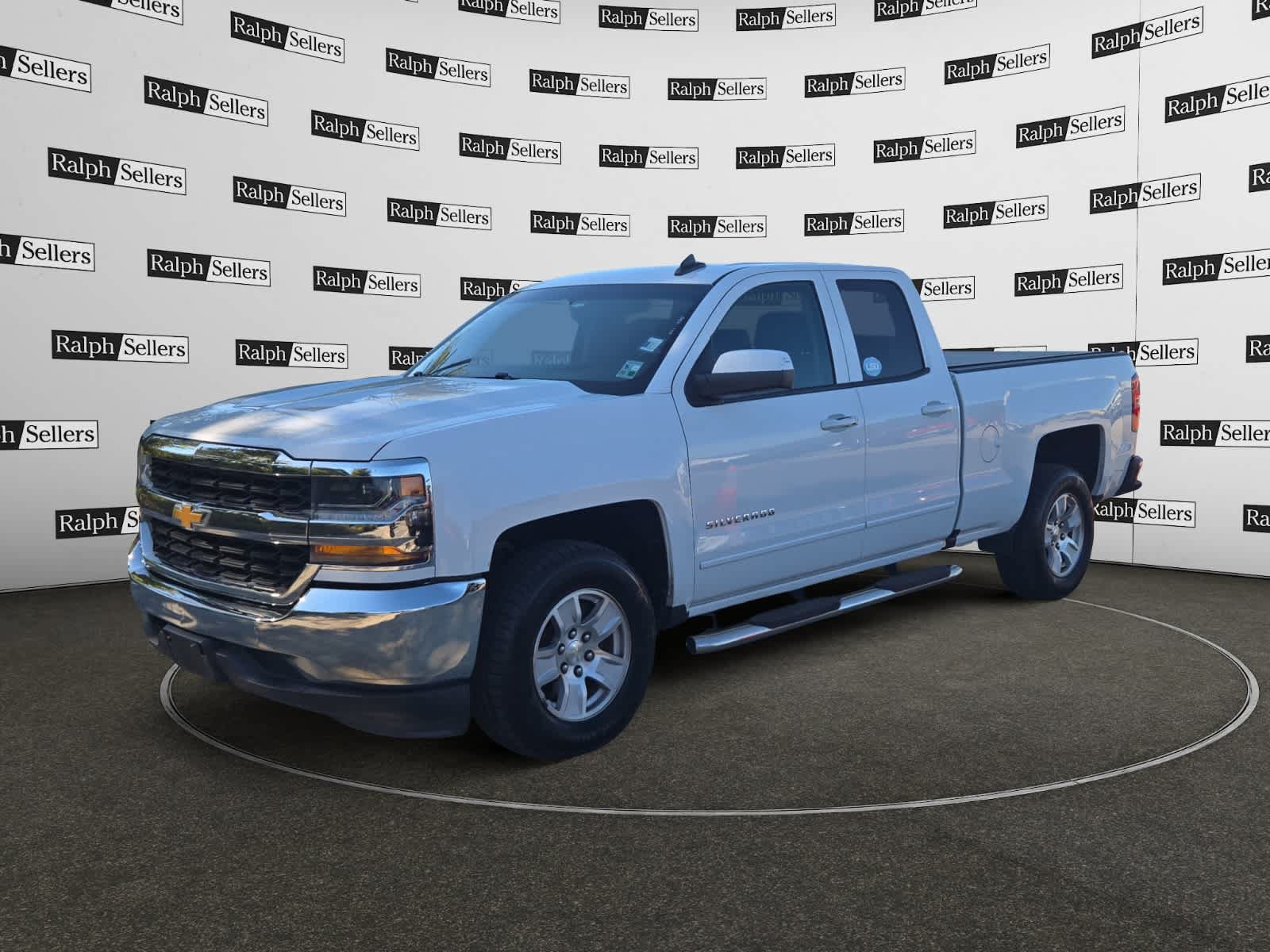 Used 2019 Chevrolet Silverado 1500 LT RWD image 2