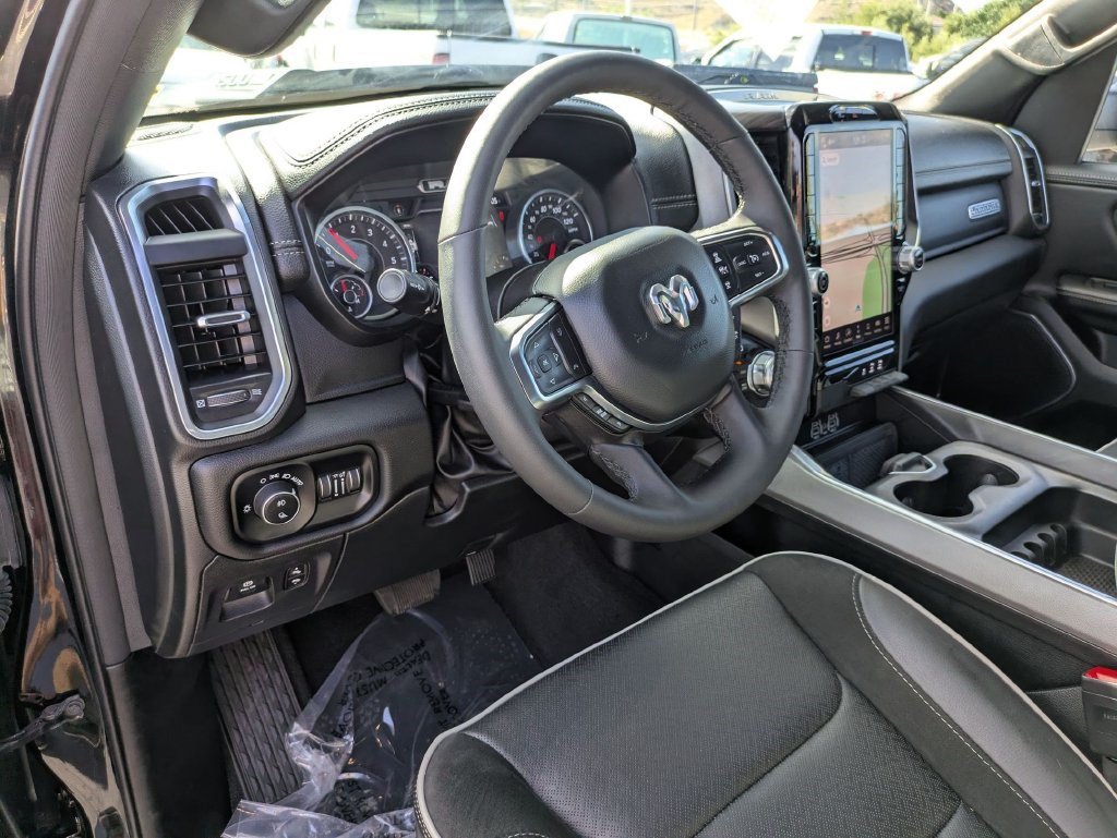 Used 2025 RAM 1500 Laramie w/ Sport Appearance Package AWD/4WD image 14