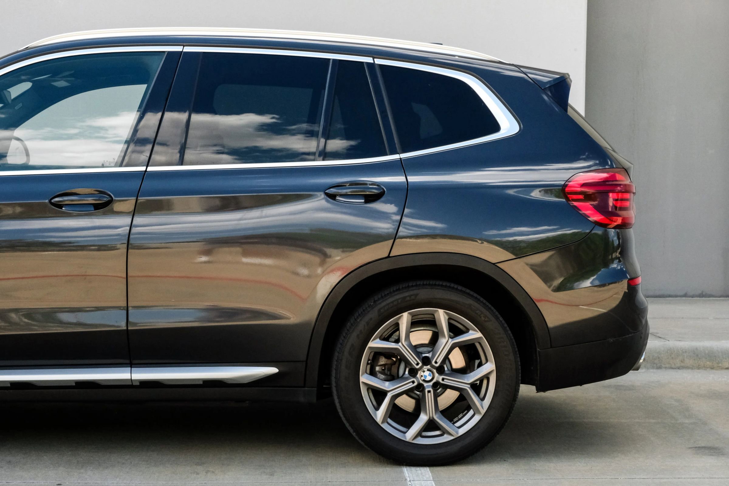 Used 2021 BMW X3 xDrive30i w/ Convenience Package AWD/4WD image 16