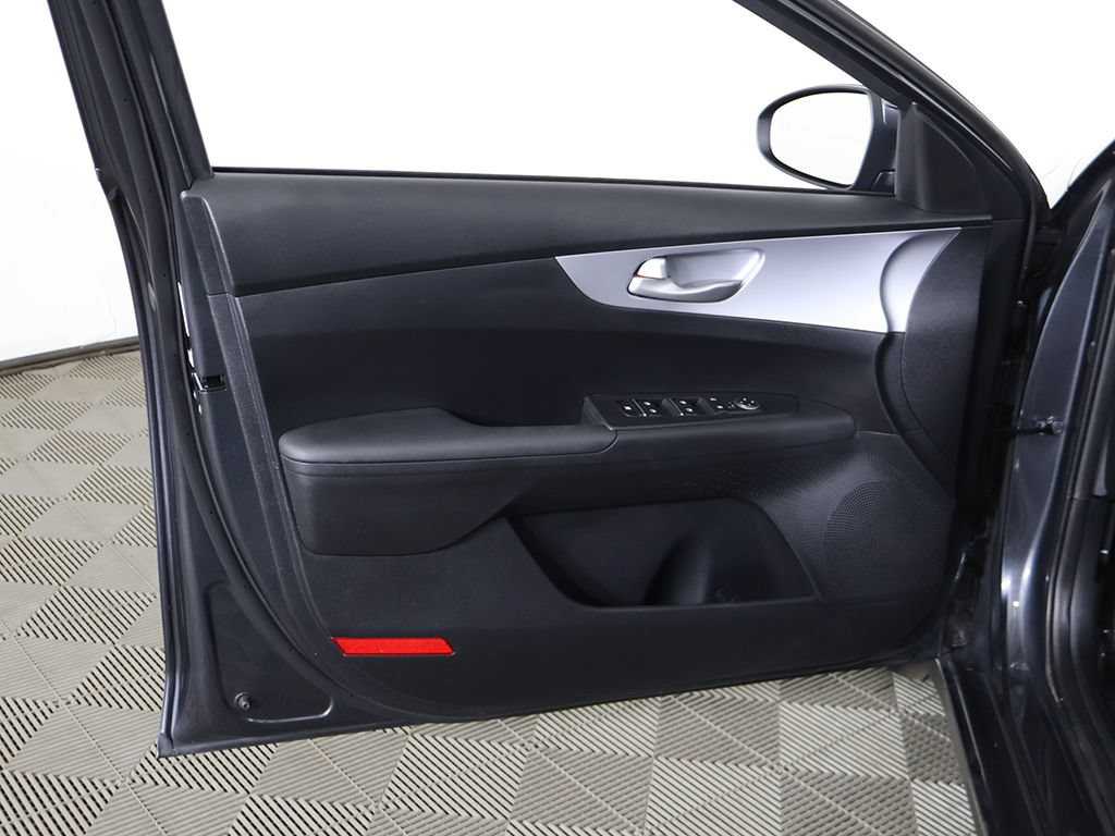 Certified 2024 Kia Forte LXS w/ LXS Technology Package FWD image 21