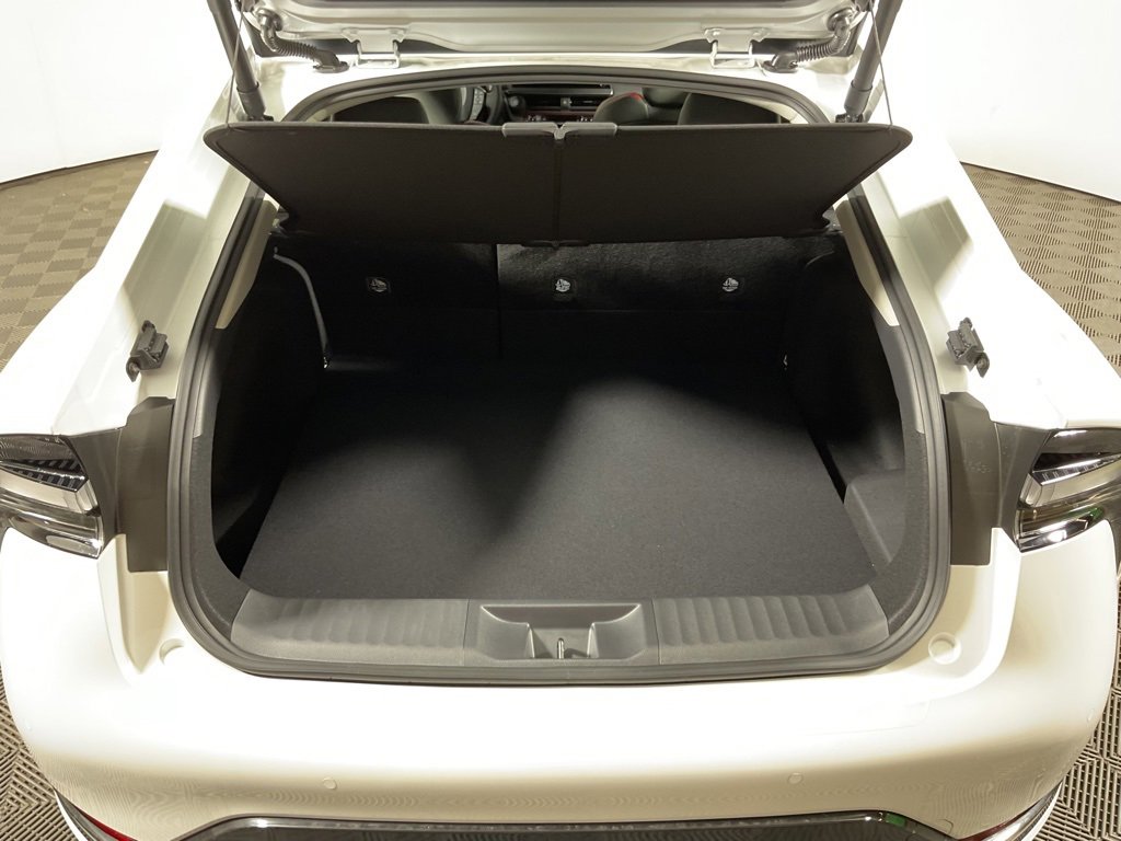 New 2025 Toyota Prius Plug-In Hybrid image 15