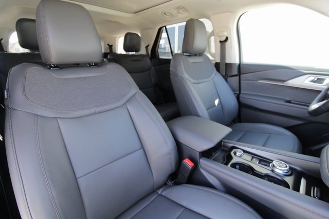 New 2025 Ford Explorer Active w/ Active Comfort Package image 37