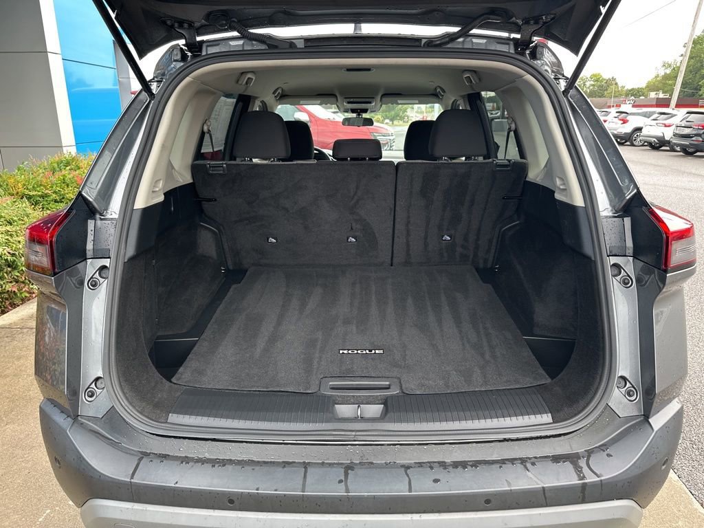 Used 2023 Nissan Rogue SV image 9