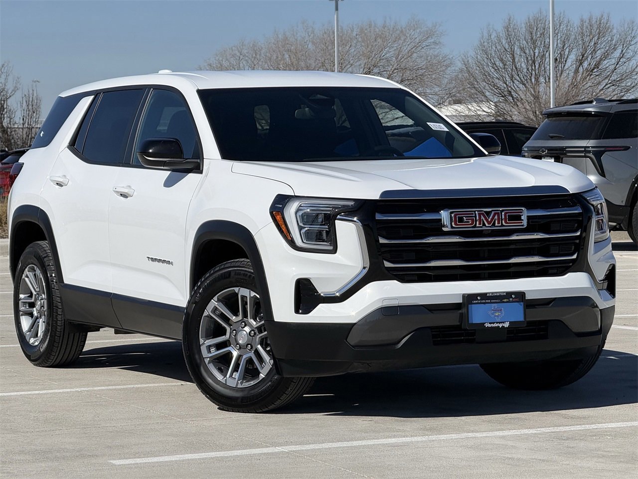 Used 2025 GMC Terrain Elevation image 2