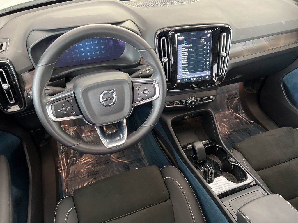 Used 2023 Volvo XC40 Recharge Ultimate w/ Protection Package Premier image 13