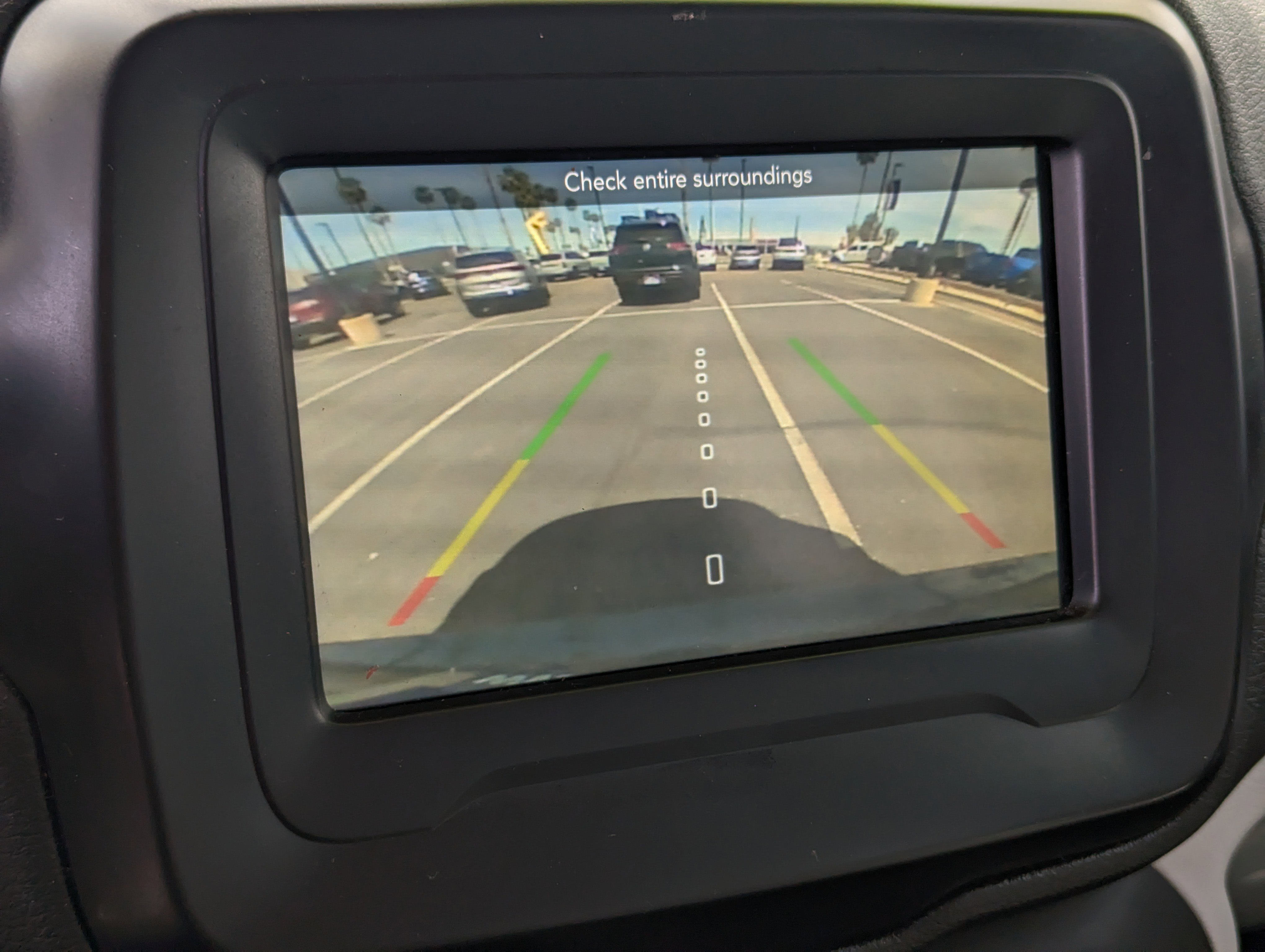 Used 2018 Jeep Renegade Latitude FWD image 12