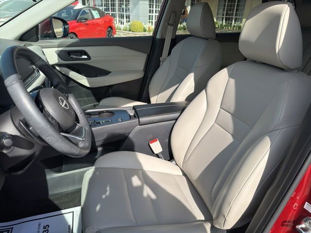 Used 2023 Nissan Rogue SV w/ SV Premium B Package FWD image 9