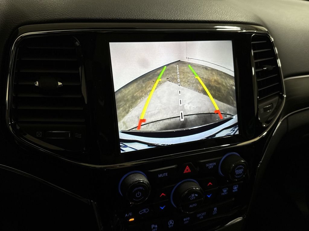 Used 2021 Jeep Grand Cherokee Limited AWD/4WD image 16