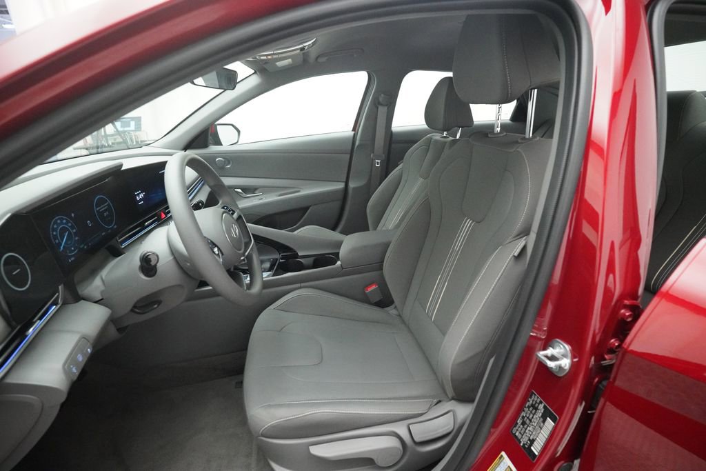 Used 2024 Hyundai Elantra Blue image 7