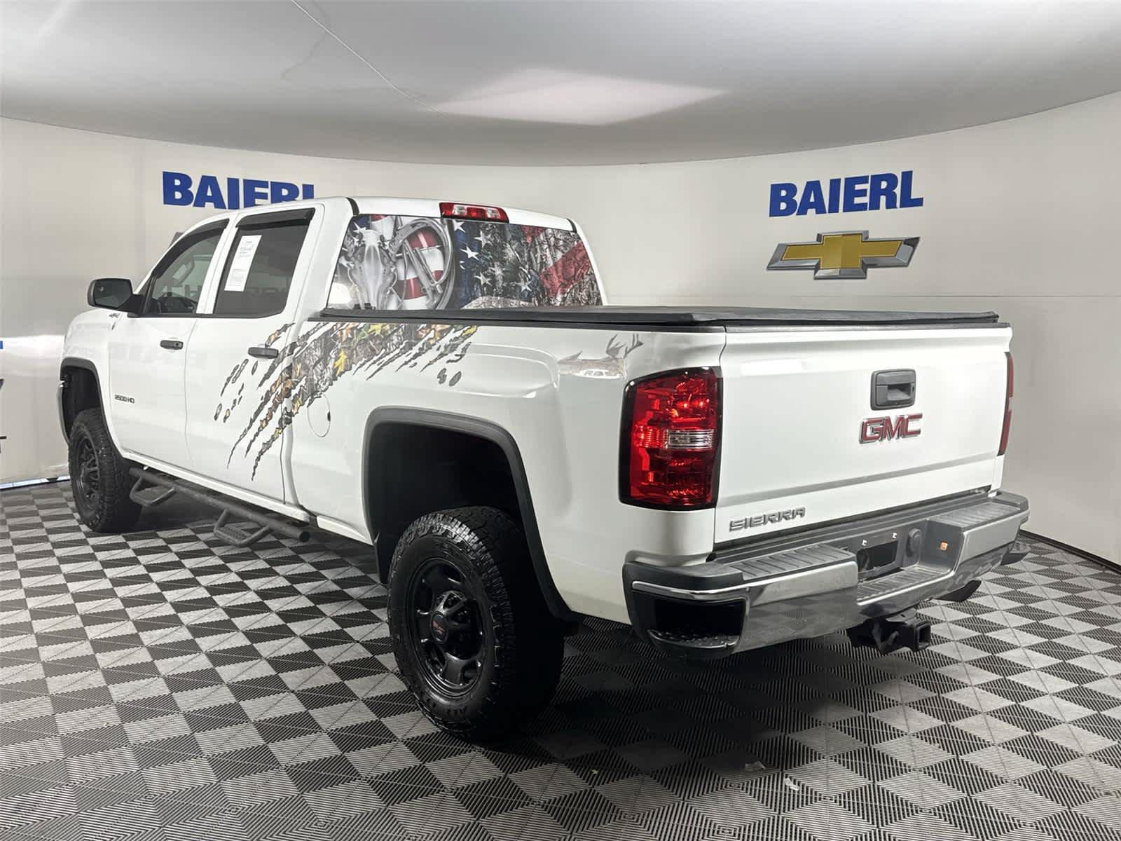 Used 2016 GMC Sierra 2500 4x4 Crew Cab w/ Sierra Convenience Package image 3