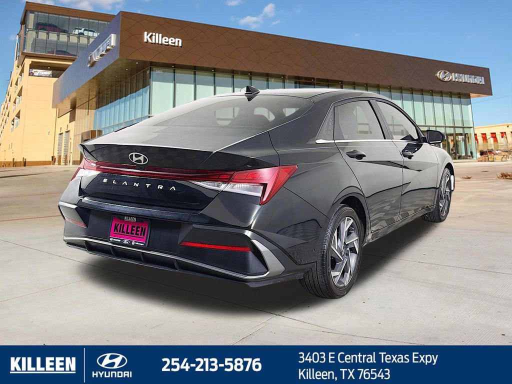 Used 2024 Hyundai Elantra SEL w/ Convenience Package FWD image 6