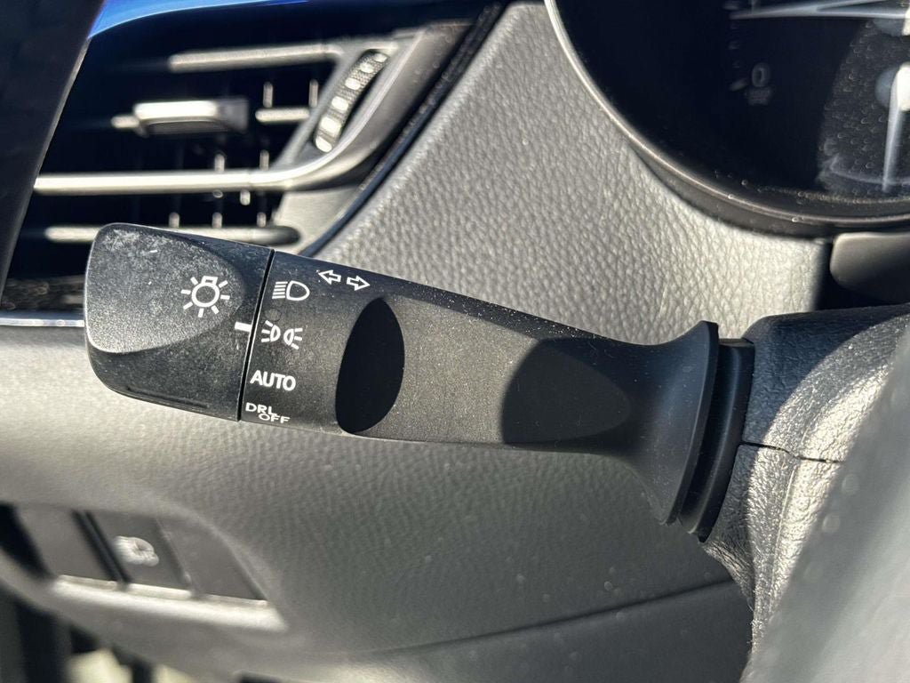 Used 2021 Toyota C-HR XLE FWD image 21