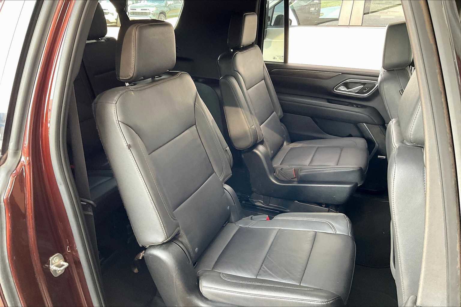 Used 2023 Chevrolet Suburban LT w/ LT Signature Package image 19