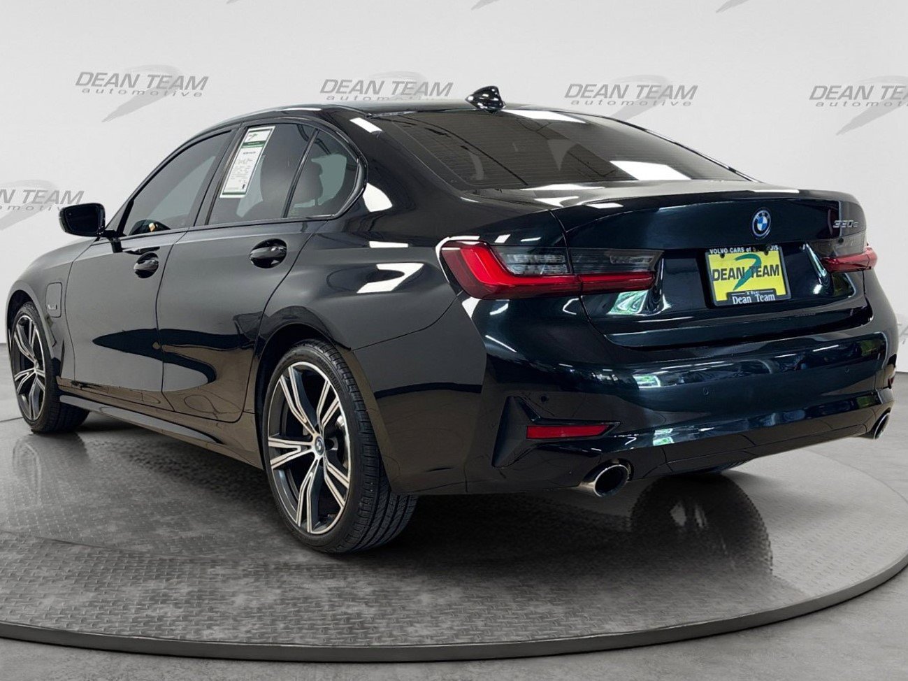 Used 2022 BMW 330e w/ Driving Assistance Package RWD image 6