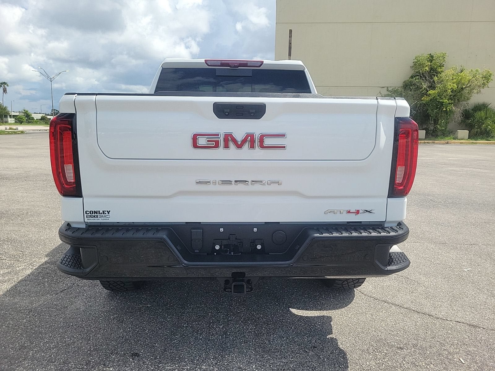Certified 2024 GMC Sierra 1500 AT4X AWD/4WD image 9