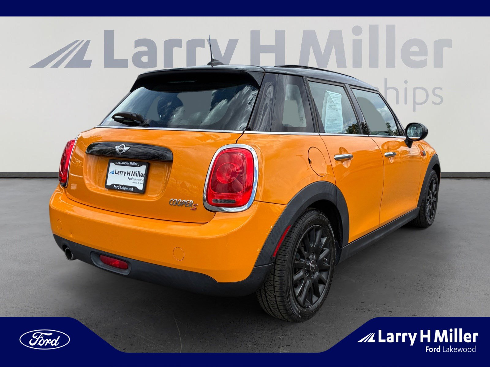 Used 2016 MINI Cooper 4-Door Hardtop image 5