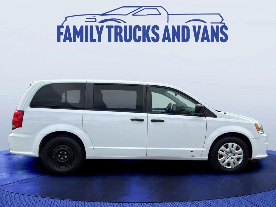Used 2019 Dodge Grand Caravan SE w/ UConnect Hands-Free Group image 6