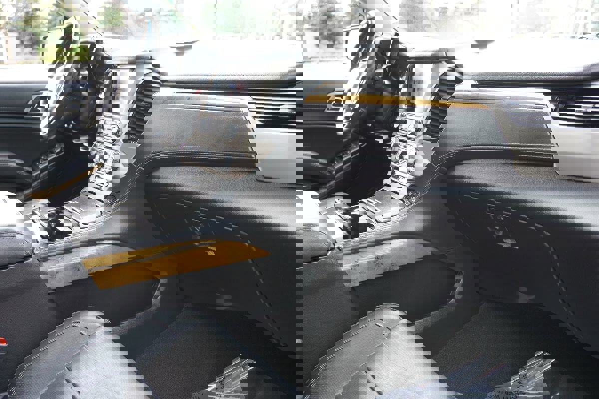 Used 2017 GMC Yukon Denali w/ Open Road Package image 16