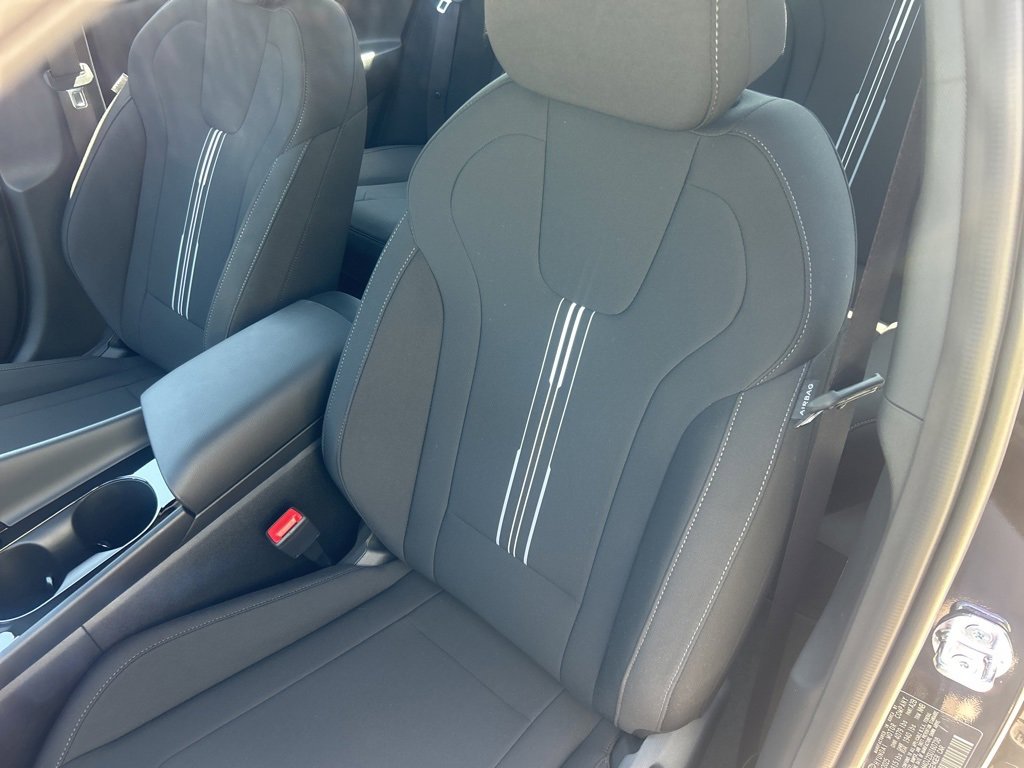 New 2025 Hyundai Elantra SEL image 16