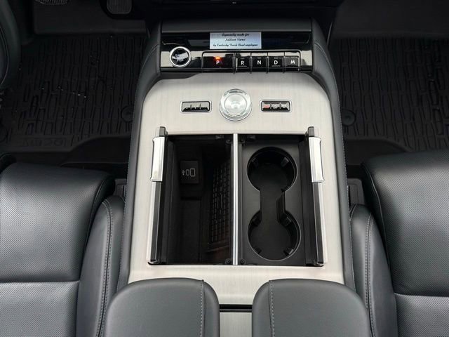 Used 2025 Lincoln Navigator Reserve w/ Jet Appearance Package image 38