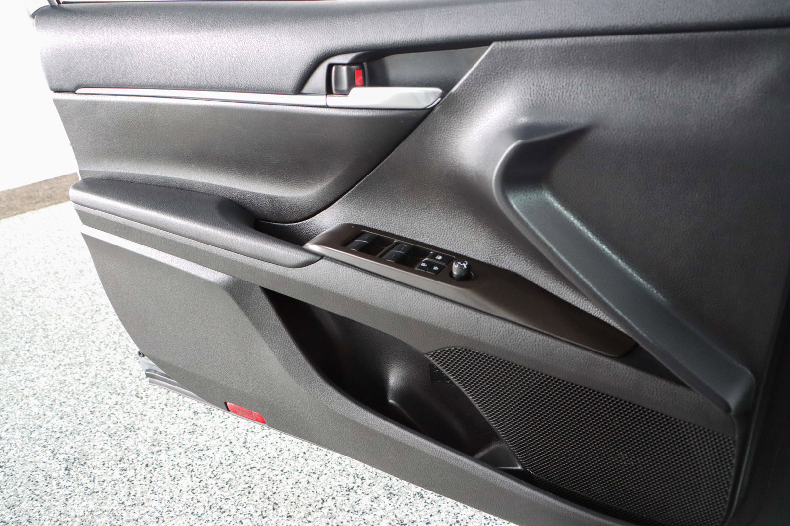 Used 2024 Toyota Camry SE image 21