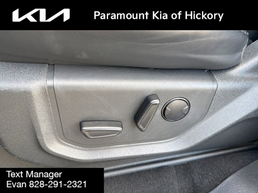 Used 2024 Ford Expedition Max XLT image 22