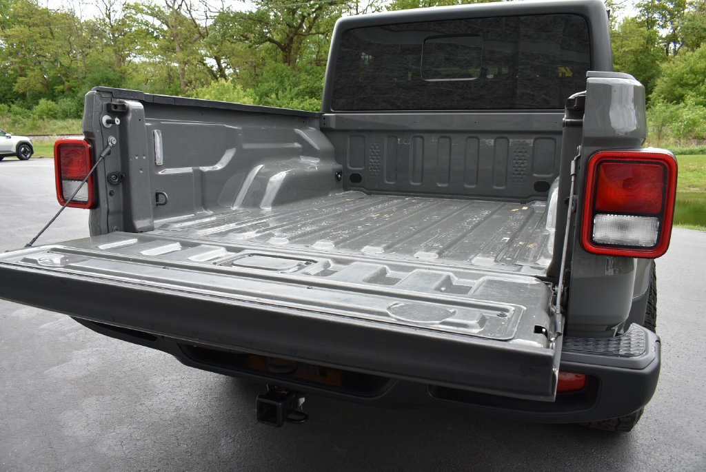 Used 2021 Jeep Gladiator Sport AWD/4WD image 29