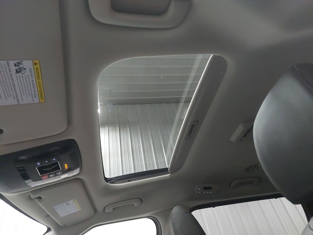 Used 2023 Kia Carnival SX Prestige image 54