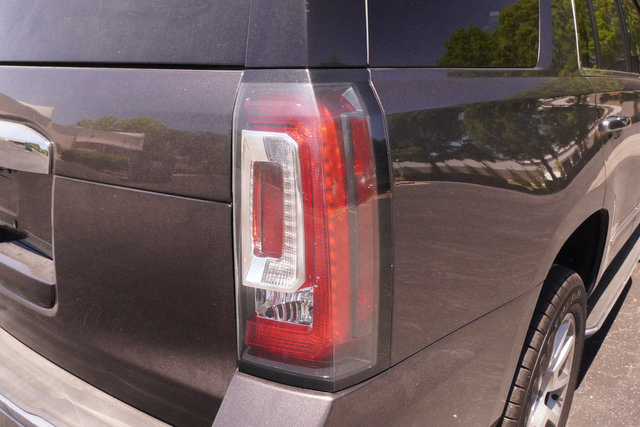 Used 2018 GMC Yukon Denali RWD image 6